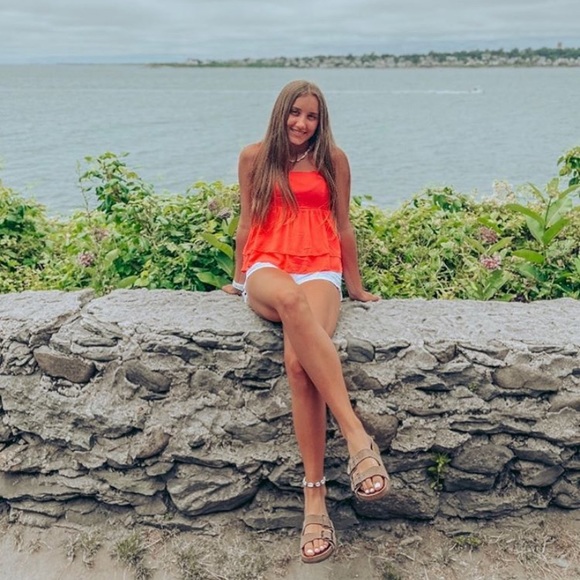 Meet your Posher, Michelle - Picture 1 of 1